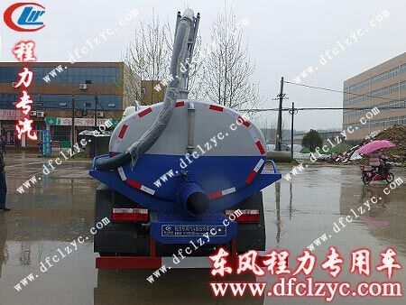 東風(fēng)多利卡吸糞車尾部照片 東風(fēng)多利卡吸糞車尾部照片