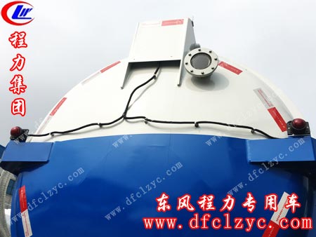 東風153分體式清洗吸污車細節(jié)圖