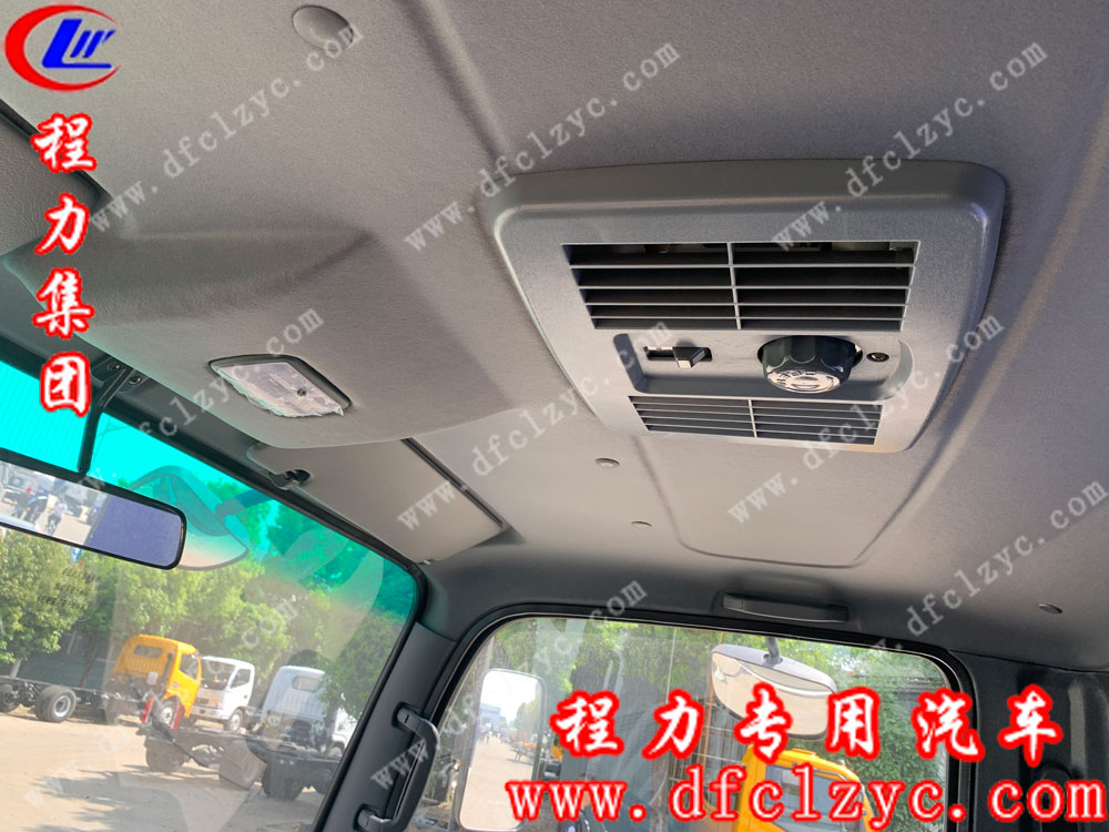 大運一拖二清障車內飾
