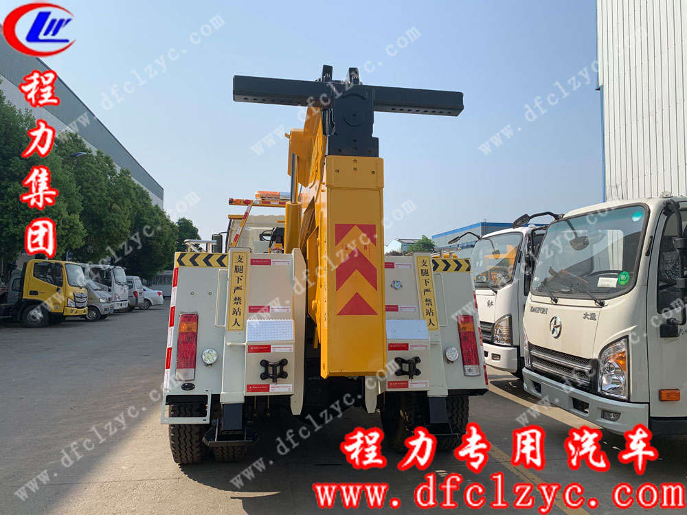 解放聯(lián)體一拖一清障車后側
