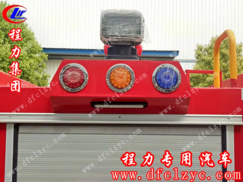 東風(fēng)大多利卡消防車（國五）外觀細節(jié)圖