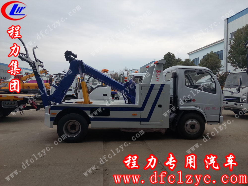 東風(fēng)小多利卡D6聯(lián)體一拖一清障車(chē)右側(cè)圖