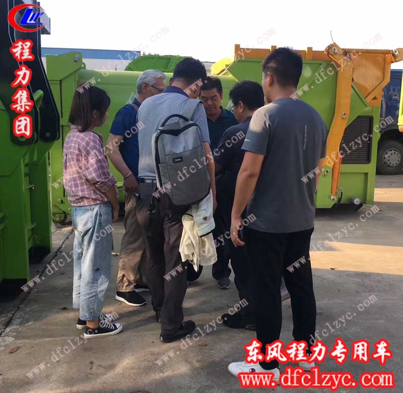 韓國客戶到程力專用汽車股份有限公司實(shí)地考察