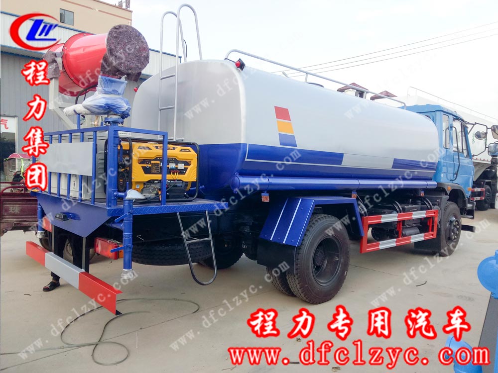 湖北程力集團(tuán)生產(chǎn)的東風(fēng)145噴霧車(chē)