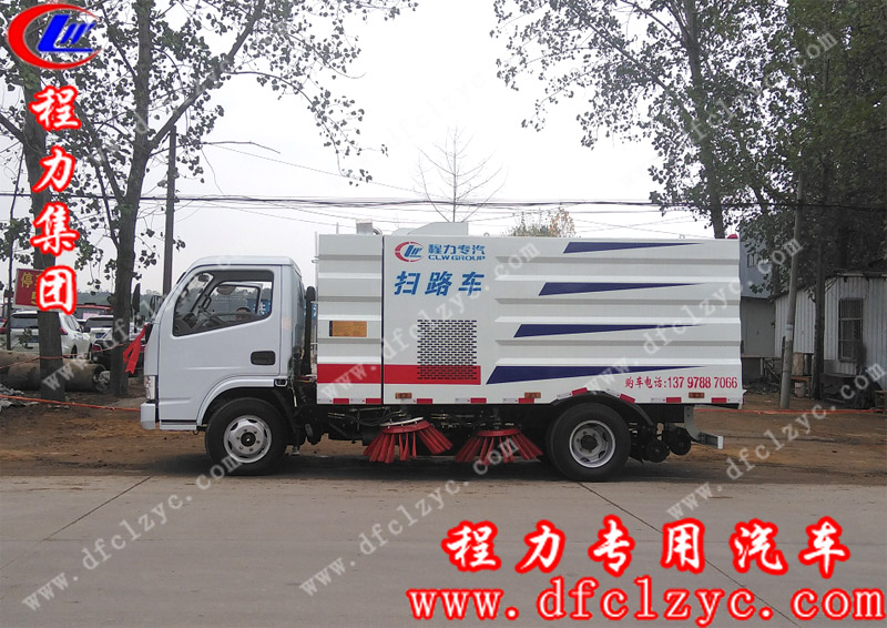 程力集團5方掃路車即將開往河南禹州