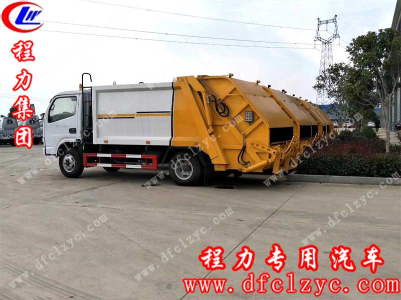 程力集團(tuán)壓縮垃圾車，整裝待發(fā)，出口海外
