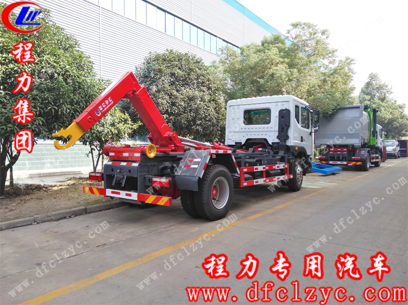 湖北程力專用汽車有限公司東風D9勾臂垃圾車