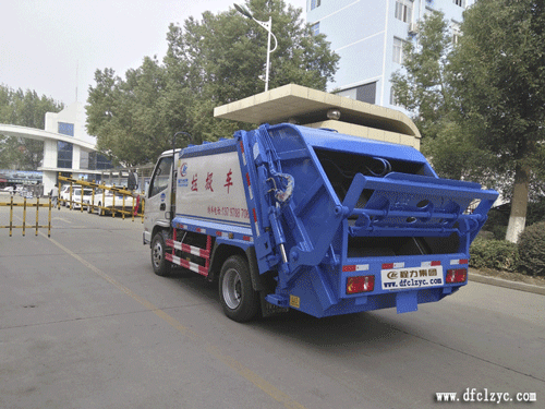 程力集團(tuán)凱馬藍(lán)牌壓縮式垃圾車(chē)