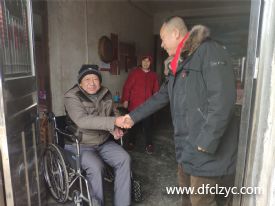雪中送炭大愛無疆，多彩社會(huì)攜手程力集團(tuán)馬旭東主管一起下鄉(xiāng)扶貧送溫暖