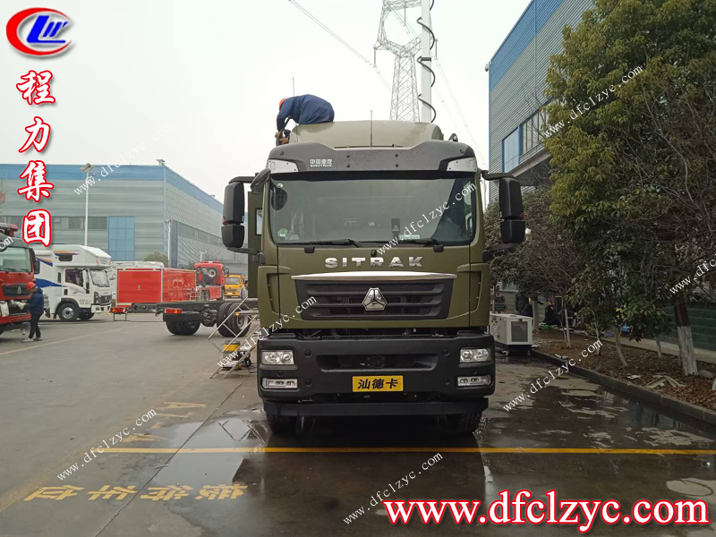 帶大家來(lái)看看程力汽車集團(tuán)改造的重汽汕德卡野外炊事車